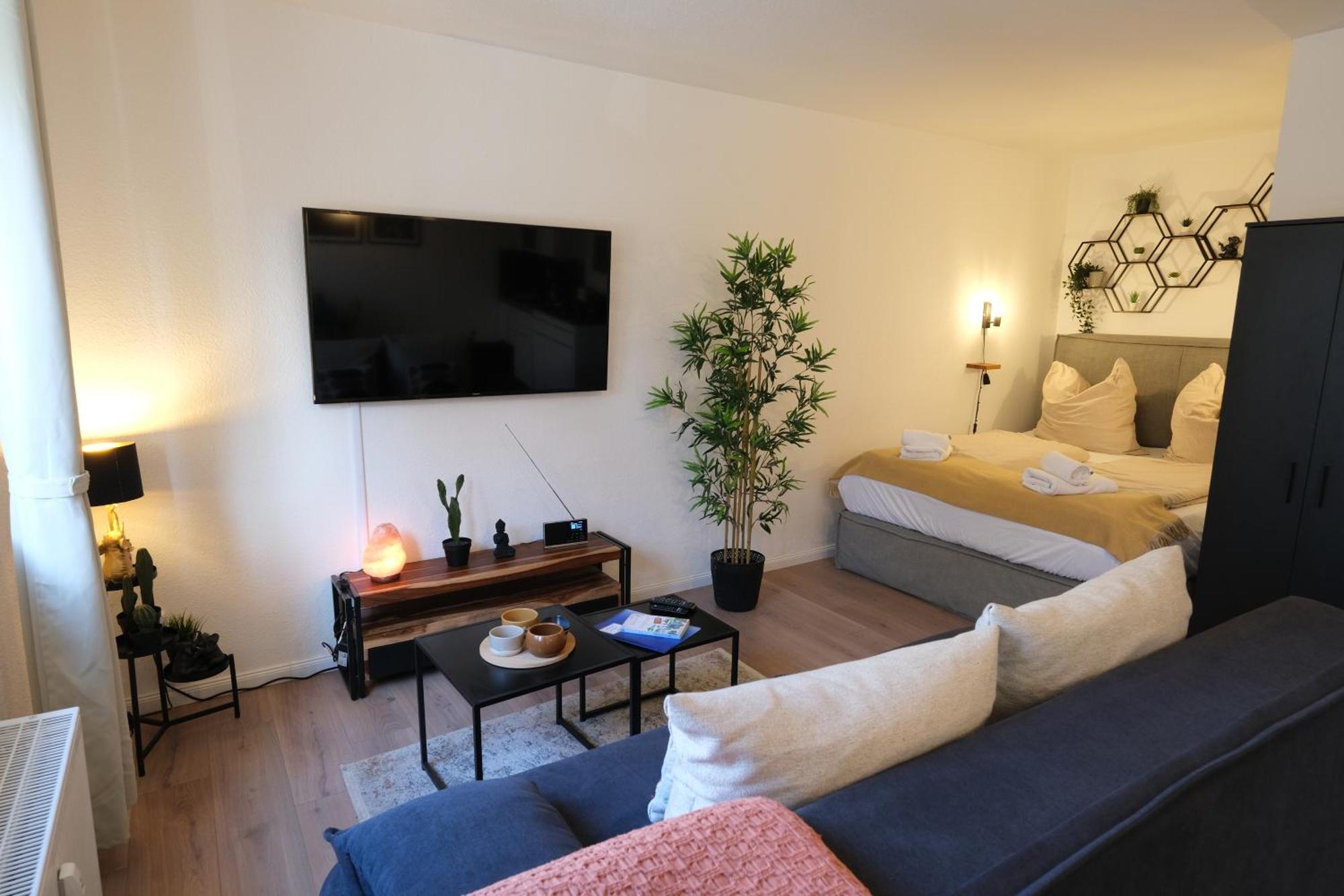Cozy Jungle Fever - Modernes Apartment Mit Eigenem Parkplatz Magdeburg Luaran gambar